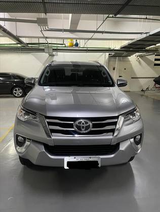 TOYOTA HILUX SW4 2.7 SRV 7 LUGARES 4X2 16V FLEX 4P AUTOMÁTICO TOYOTA HILUX SW4 2.7 SRV 7 LUGARES 4X2 16V FLEX 4P AUTOMÁTICO